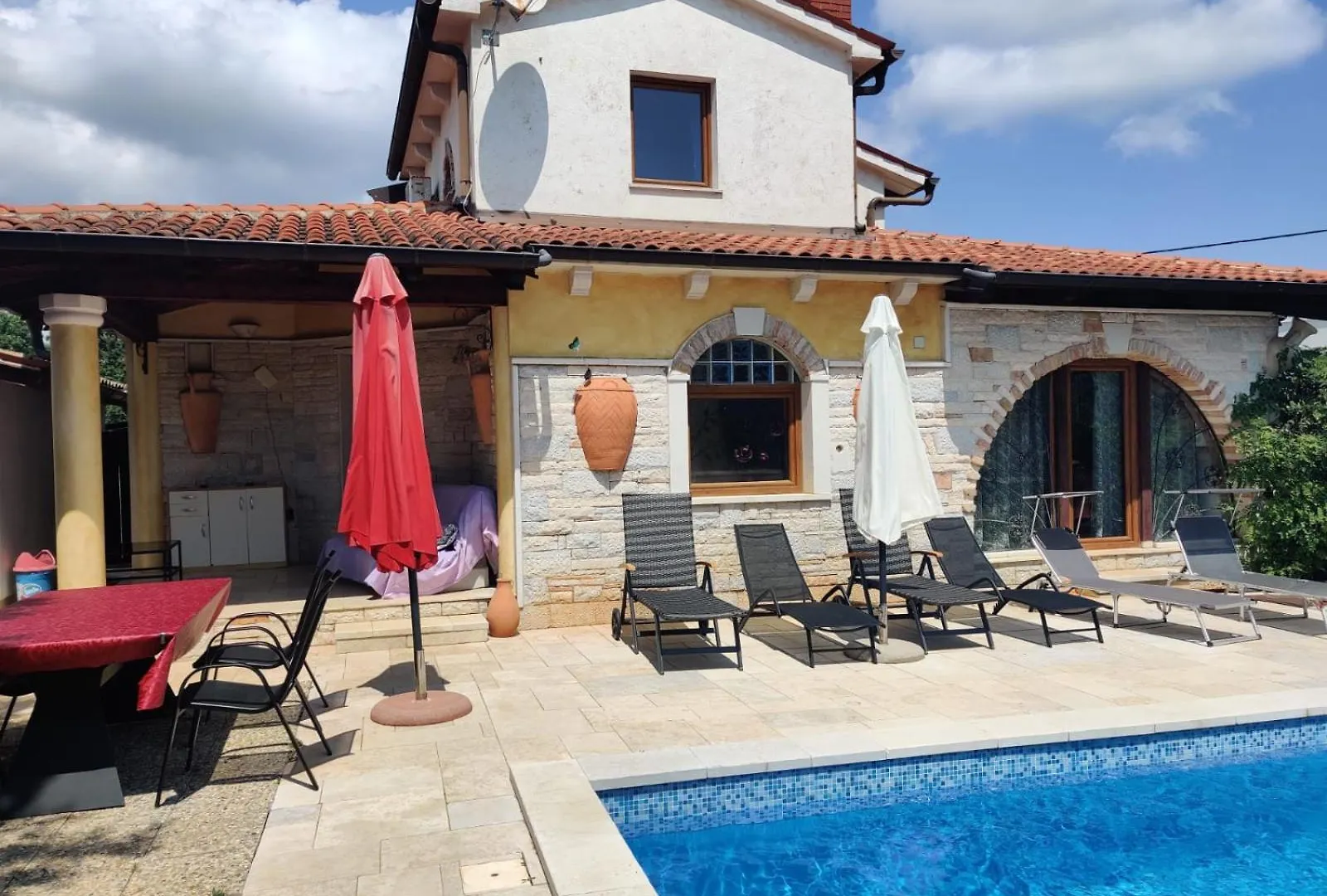Rustic House With Private Pool Vila Šišan