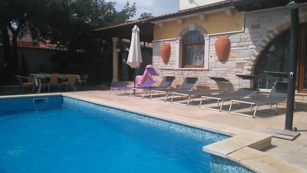 Rustic House With Private Pool Vila Šišan